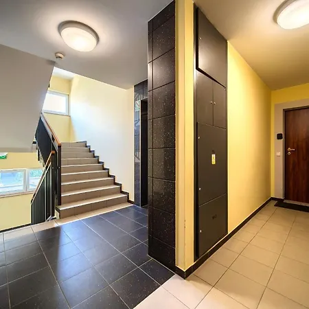 Babiego Lata Spacious *