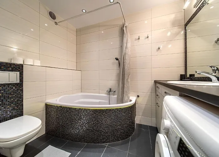 Babiego Lata Spacious *