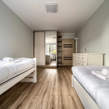 Babiego Lata Spacious Apartment *