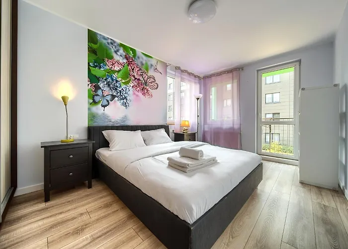 Babiego Lata Spacious